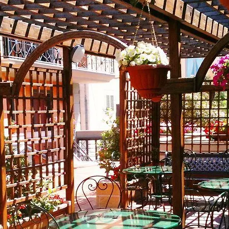 Colonne Hotel 3*