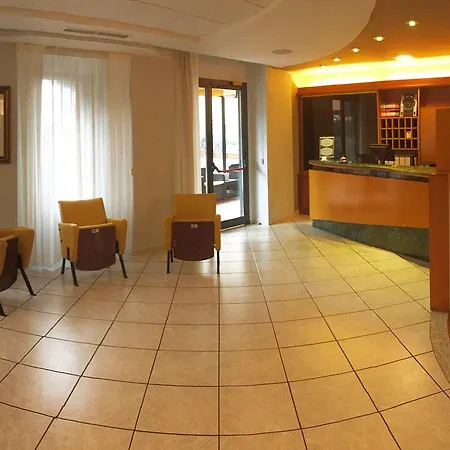 Colonne - Alihotels Hotel 3*