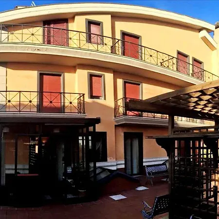 Colonne Hotel 3*