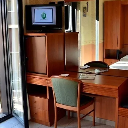 Colonne Hotel 3*