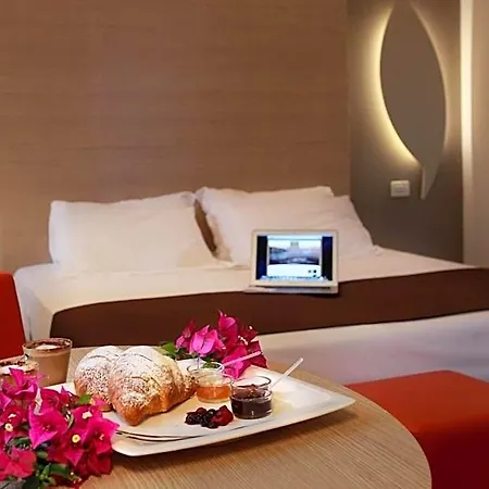 Colonne Hotel 3*