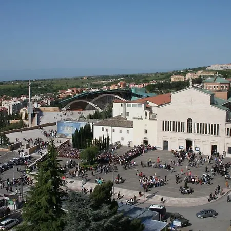 Colonne - Alihotels Hotel 3*